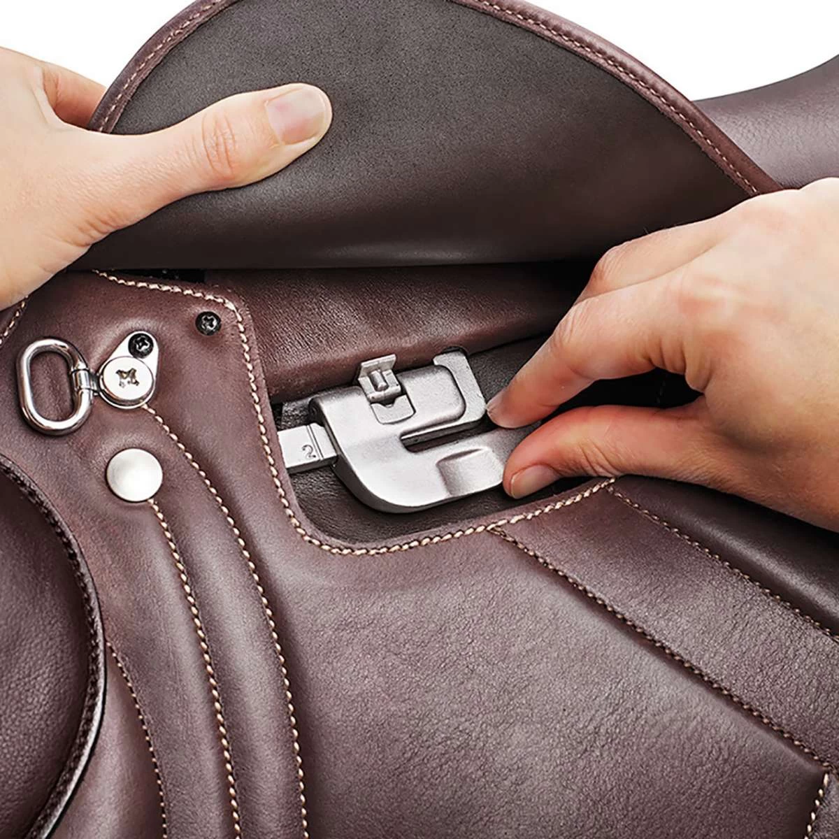 Bates Advanta Jump Saddle - Image 11