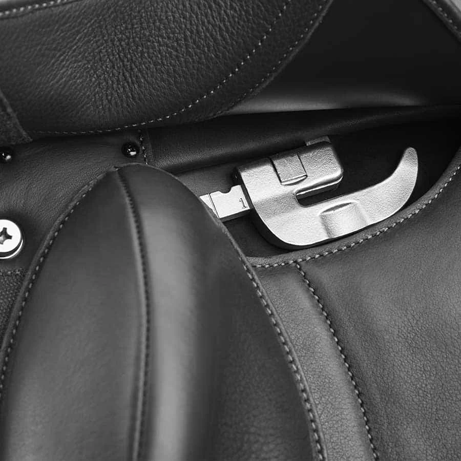 Bates Artiste Dressage Saddle - Image 7